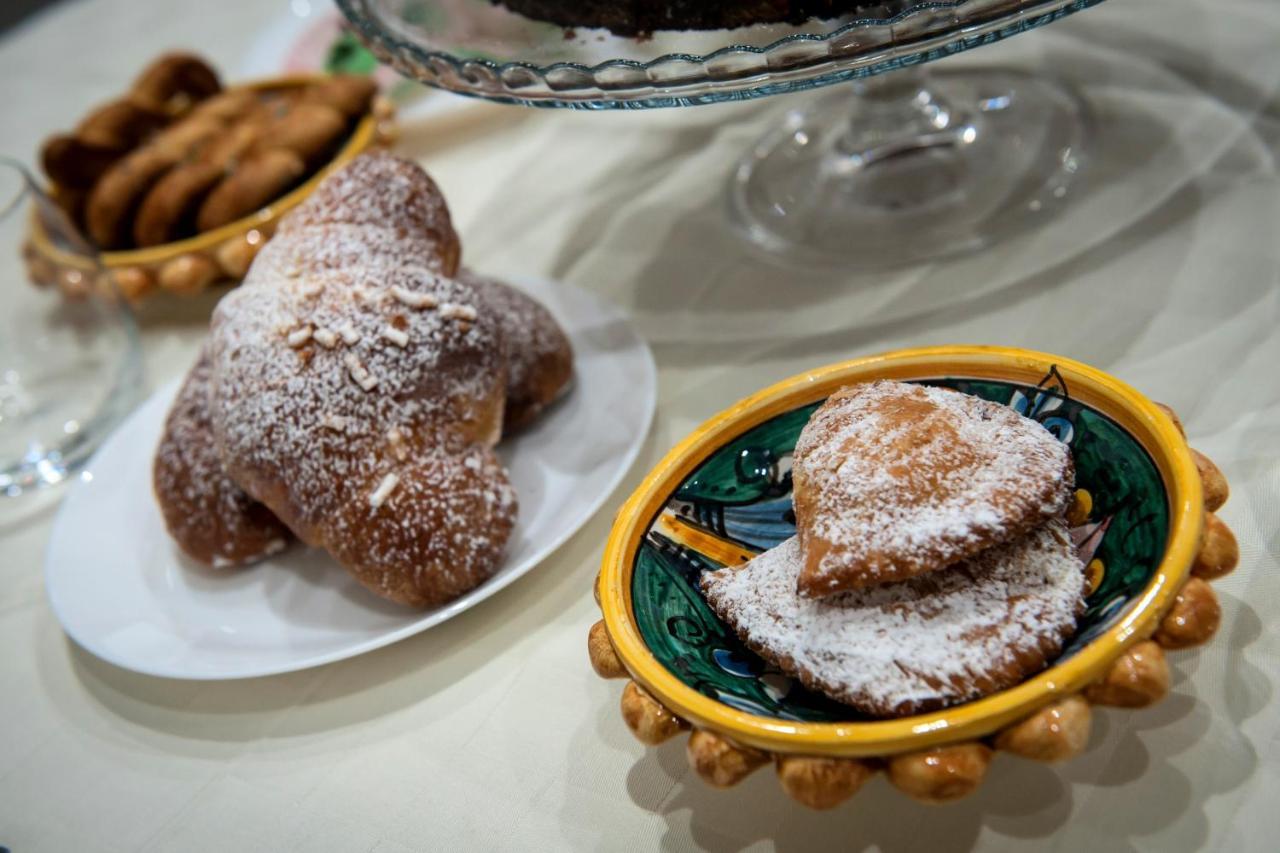Al Centro Storico Bed and Breakfast Caltagirone Buitenkant foto