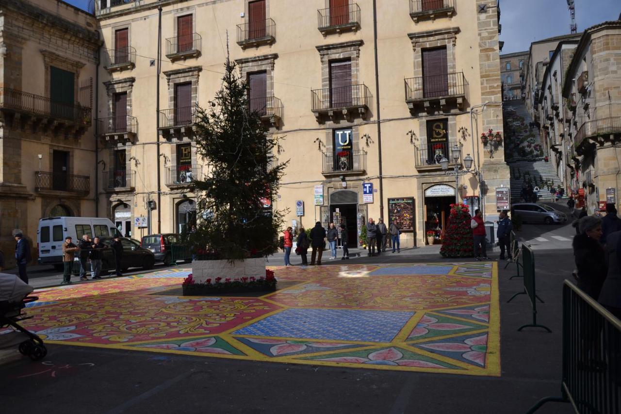 Al Centro Storico Bed and Breakfast Caltagirone Buitenkant foto